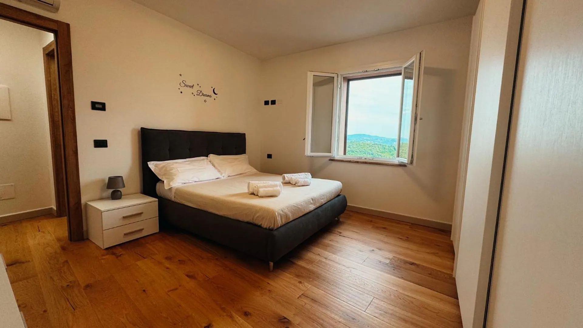 Terrazza Belvedere Riparbella 0*,  İtalya